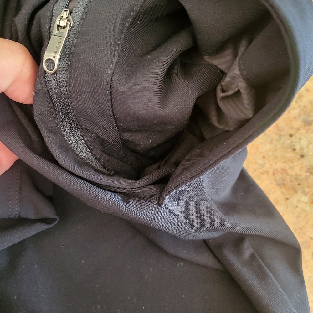 Lululemon - Picture 7 of 9